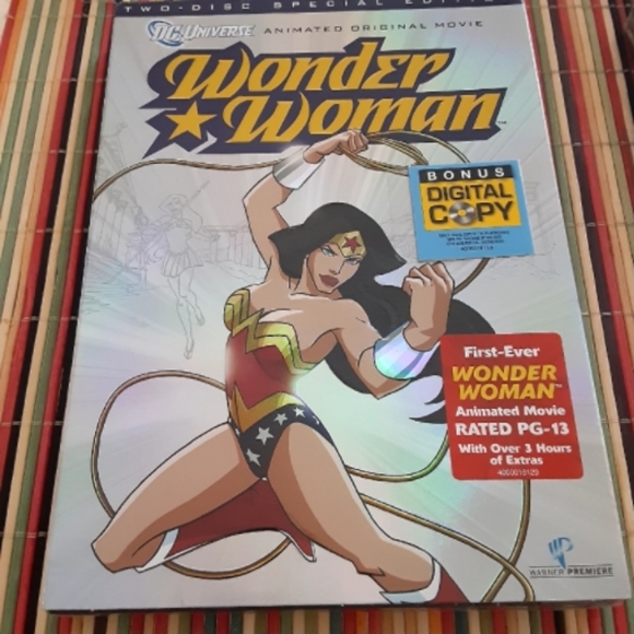 Wonder Woman and Justice League animated DVDs - Picture 4 of 4